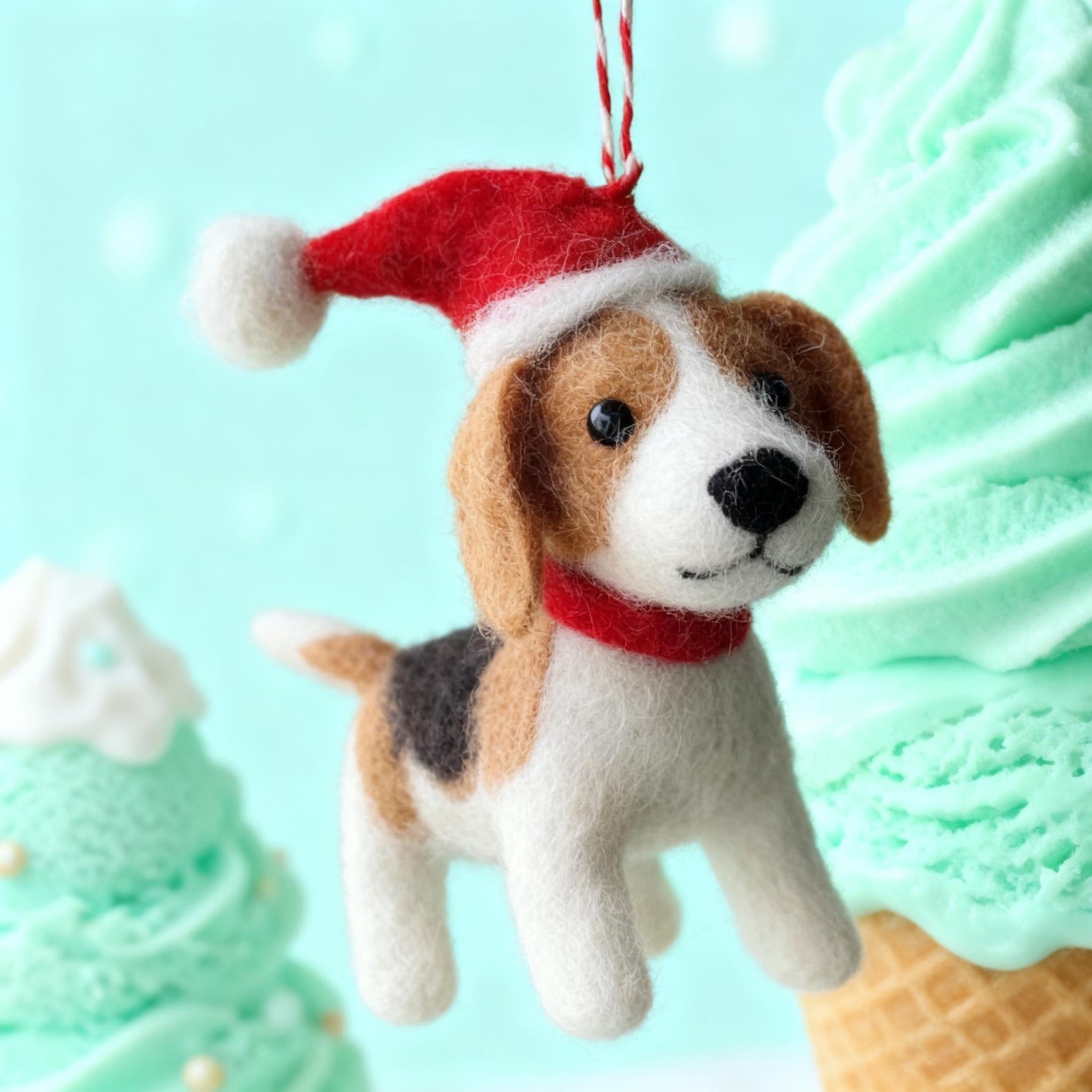 Wollfilz-Pudelanhänger für Weihnachten für Zuhause
